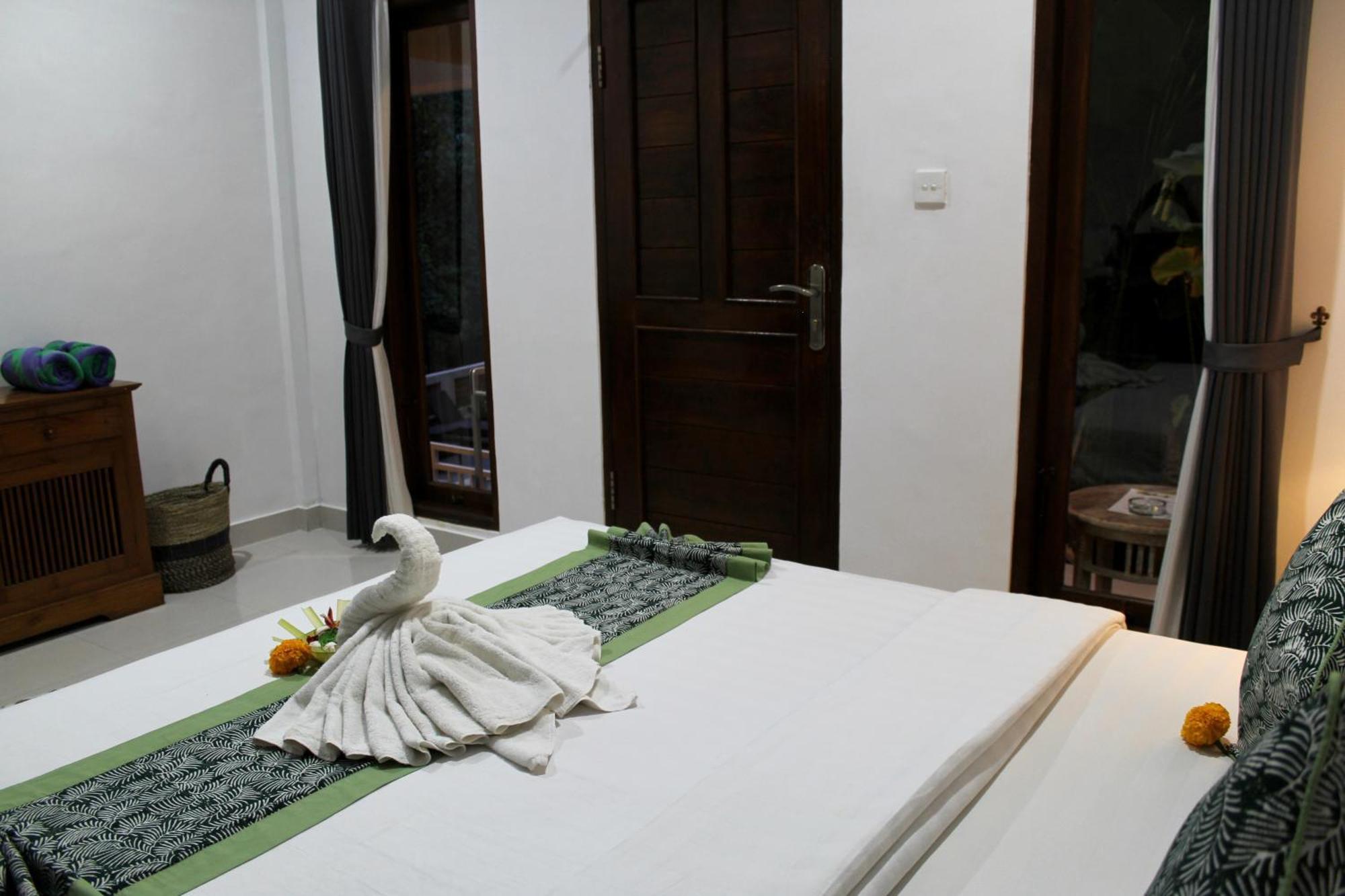 Hanaka Riverside Ubud エクステリア 写真